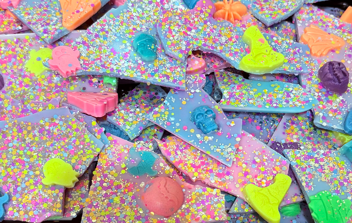 HALLOWEEN - Bewitched Berry Brittle