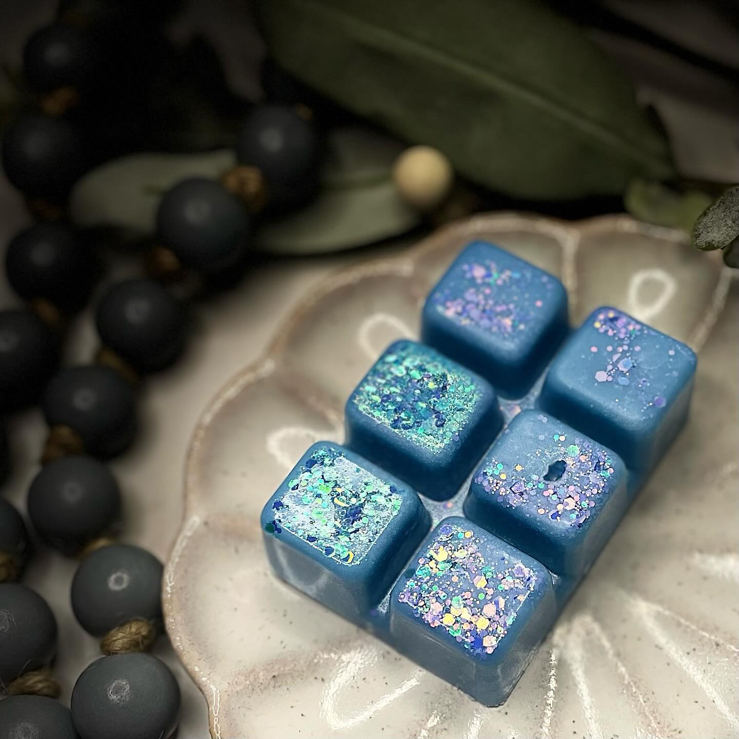 4: WAX CLAMSHELLS
